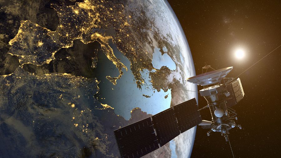 Спутники Eutelsat Hot Bird 13F и Eutelsat 10B направляются к целевым позициям
