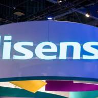 Hisense представила два гигантских лазерных телевизора с повышенной яркостью