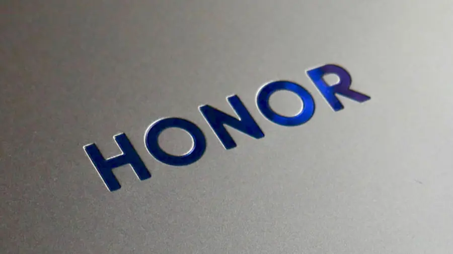 HONOR Choice Firefly AI Projector Air: мини-проектор с ИИ по цене гаджета начального уровня