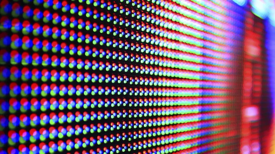 Hisense представила первый в индустрии RGBY MicroLED-экран: 163-дюймовый 163MX как новый эталон цвета